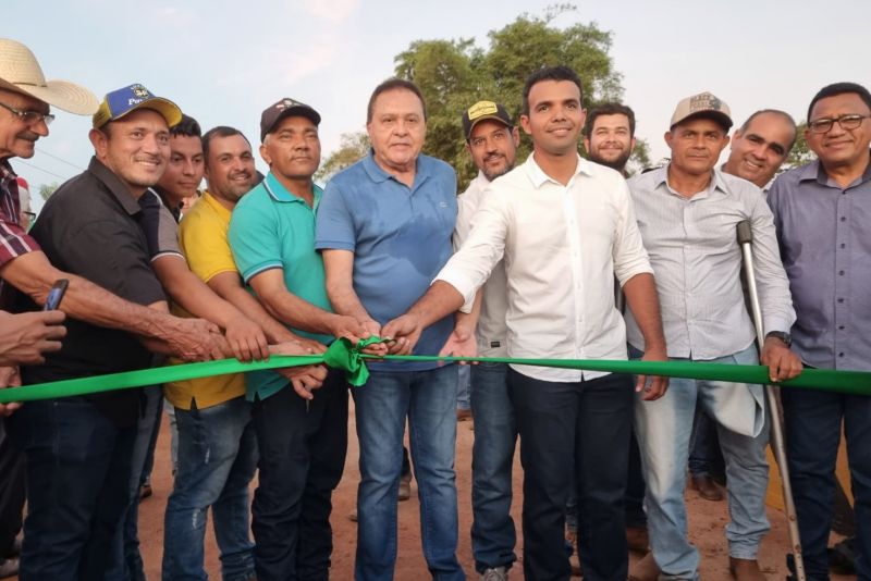 Governo do Estado entrega três pontes de concreto, em São Geraldo do Araguaia

fotos: Rian Silva- Ascom prefeitura São Geraldo do Araguaia <div class='credito_fotos'>Foto: Divulgação   |   <a href='/midias/2023/originais/16838_488f82be-0640-244c-15fa-ba59014e984e.jpg' download><i class='fa-solid fa-download'></i> Download</a></div>