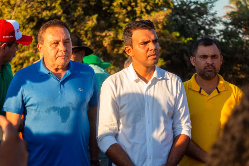 Governo do Estado entrega três pontes de concreto, em São Geraldo do Araguaia

fotos: Rian Silva- Ascom prefeitura São Geraldo do Araguaia <div class='credito_fotos'>Foto: Divulgação   |   <a href='/midias/2023/originais/16838_ebbe7f39-7853-ec7b-2a62-7939ebd66c84.jpg' download><i class='fa-solid fa-download'></i> Download</a></div>
