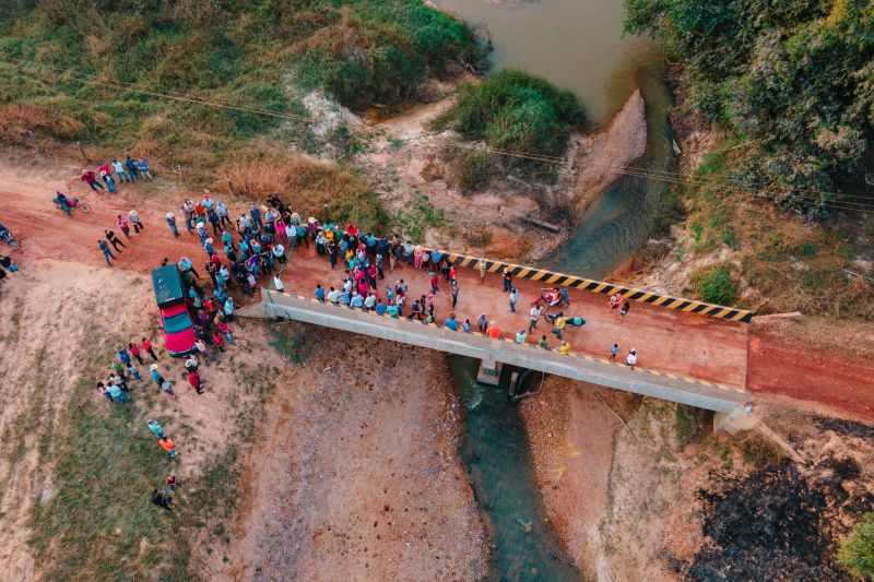 Governo do Estado entrega três pontes de concreto, em São Geraldo do Araguaia

fotos: Rian Silva- Ascom prefeitura São Geraldo do Araguaia <div class='credito_fotos'>Foto: Divulgação   |   <a href='/midias/2023/originais/16838_efd8f664-824f-cdc7-f8ce-3cd90051065f.jpg' download><i class='fa-solid fa-download'></i> Download</a></div>