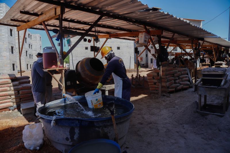 
Construção de 400 unidades habitacionais do Curtume de Santo Antônio estão com mais de 30% dos serviços executados  <div class='credito_fotos'>Foto: Paula Lourinho / Ascom Seop   |   <a href='/midias/2023/originais/16903_06766ebc-1eaf-ef0d-8c01-c888b5a5e383.jpg' download><i class='fa-solid fa-download'></i> Download</a></div>