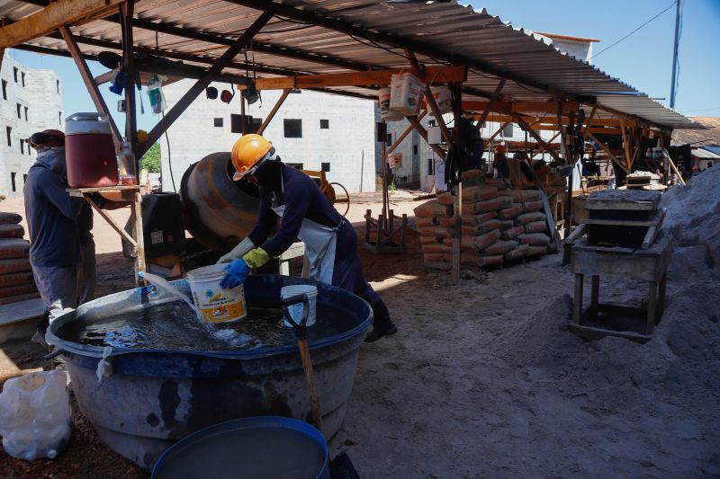 
Construção de 400 unidades habitacionais do Curtume de Santo Antônio estão com mais de 30% dos serviços executados  <div class='credito_fotos'>Foto: Paula Lourinho / Ascom Seop   |   <a href='/midias/2023/originais/16903_1c099579-4229-0cb1-3f89-0ba2c459d704.jpg' download><i class='fa-solid fa-download'></i> Download</a></div>