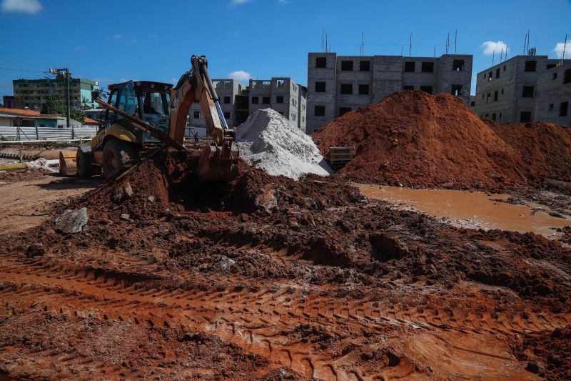 
Construção de 400 unidades habitacionais do Curtume de Santo Antônio estão com mais de 30% dos serviços executados  <div class='credito_fotos'>Foto: Paula Lourinho / Ascom Seop   |   <a href='/midias/2023/originais/16903_52eb24dc-b021-38fe-cef6-382d91ad02de.jpg' download><i class='fa-solid fa-download'></i> Download</a></div>