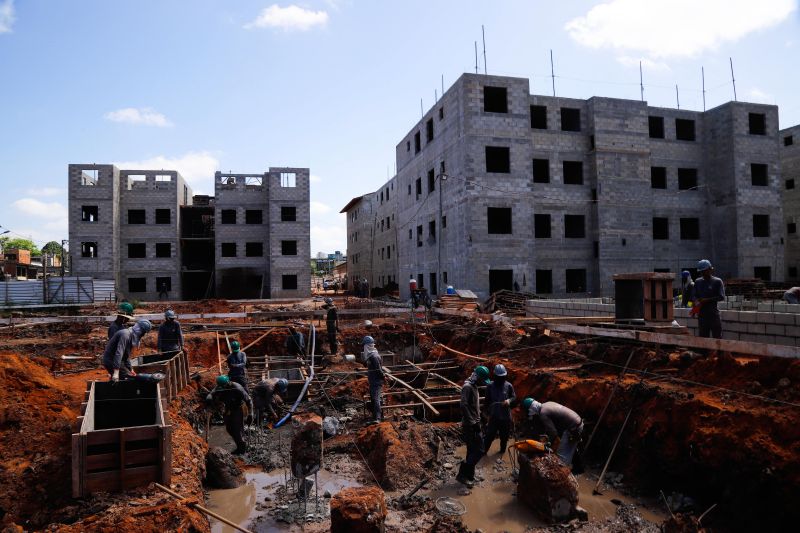 
Construção de 400 unidades habitacionais do Curtume de Santo Antônio estão com mais de 30% dos serviços executados  <div class='credito_fotos'>Foto: Paula Lourinho / Ascom Seop   |   <a href='/midias/2023/originais/16903_777da2d1-8a1b-861e-c44e-575cd8904c1c.jpg' download><i class='fa-solid fa-download'></i> Download</a></div>