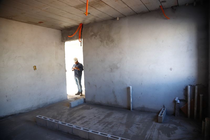 
Construção de 400 unidades habitacionais do Curtume de Santo Antônio estão com mais de 30% dos serviços executados  <div class='credito_fotos'>Foto: Paula Lourinho / Ascom Seop   |   <a href='/midias/2023/originais/16903_8962616e-a8c4-10ad-e0e5-e6d6fad155d9.jpg' download><i class='fa-solid fa-download'></i> Download</a></div>