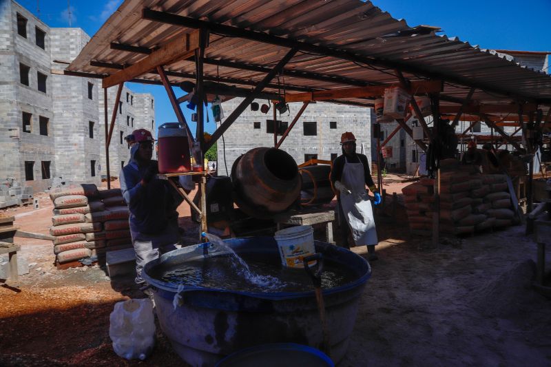 
Construção de 400 unidades habitacionais do Curtume de Santo Antônio estão com mais de 30% dos serviços executados  <div class='credito_fotos'>Foto: Paula Lourinho / Ascom Seop   |   <a href='/midias/2023/originais/16903_9172fb76-6abc-9851-2ddc-f7cffcd51067.jpg' download><i class='fa-solid fa-download'></i> Download</a></div>