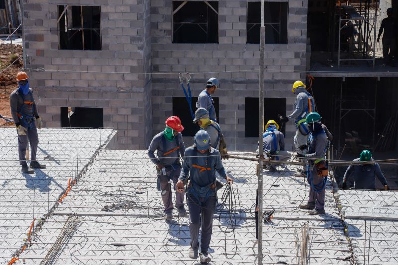 
Construção de 400 unidades habitacionais do Curtume de Santo Antônio estão com mais de 30% dos serviços executados  <div class='credito_fotos'>Foto: Paula Lourinho / Ascom Seop   |   <a href='/midias/2023/originais/16903_97cde123-b46f-a9d2-e531-b70043263734.jpg' download><i class='fa-solid fa-download'></i> Download</a></div>