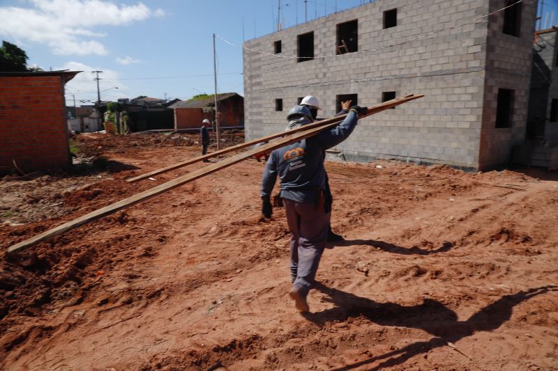
Construção de 400 unidades habitacionais do Curtume de Santo Antônio estão com mais de 30% dos serviços executados  <div class='credito_fotos'>Foto: Paula Lourinho / Ascom Seop   |   <a href='/midias/2023/originais/16903_c137ad86-4c9b-47c6-b535-c48990058c94.jpg' download><i class='fa-solid fa-download'></i> Download</a></div>