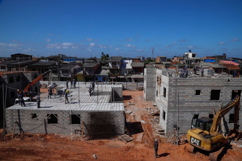 
Construção de 400 unidades habitacionais do Curtume de Santo Antônio estão com mais de 30% dos serviços executados  <div class='credito_fotos'>Foto: Paula Lourinho / Ascom Seop   |   <a href='/midias/2023/originais/16903_fdbcd11c-4484-0f27-eebd-3c4824753d9e.jpg' download><i class='fa-solid fa-download'></i> Download</a></div>