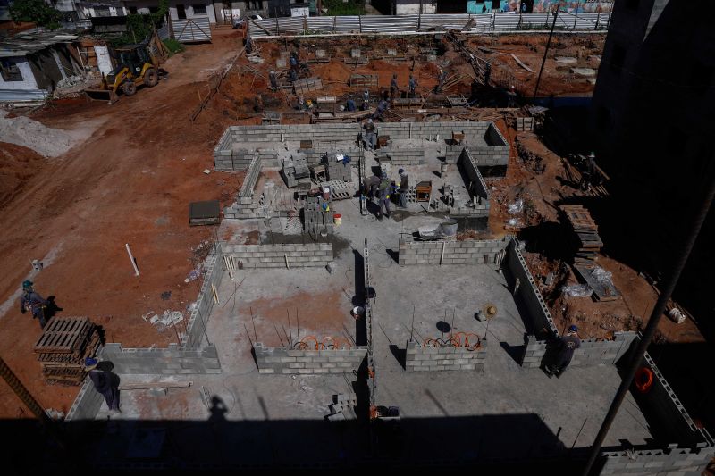 
Construção de 400 unidades habitacionais do Curtume de Santo Antônio estão com mais de 30% dos serviços executados  <div class='credito_fotos'>Foto: Paula Lourinho / Ascom Seop   |   <a href='/midias/2023/originais/16903_feb57a80-de07-6f75-3cb9-25ff474391da.jpg' download><i class='fa-solid fa-download'></i> Download</a></div>