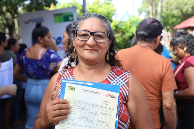 Maria Helena Alves, agricultora <div class='credito_fotos'>Foto: Bruno Cecim / Ag.Pará   |   <a href='/midias/2023/originais/16918_9c8a95f9-c7eb-1231-0e1d-85cf81697726.jpg' download><i class='fa-solid fa-download'></i> Download</a></div>