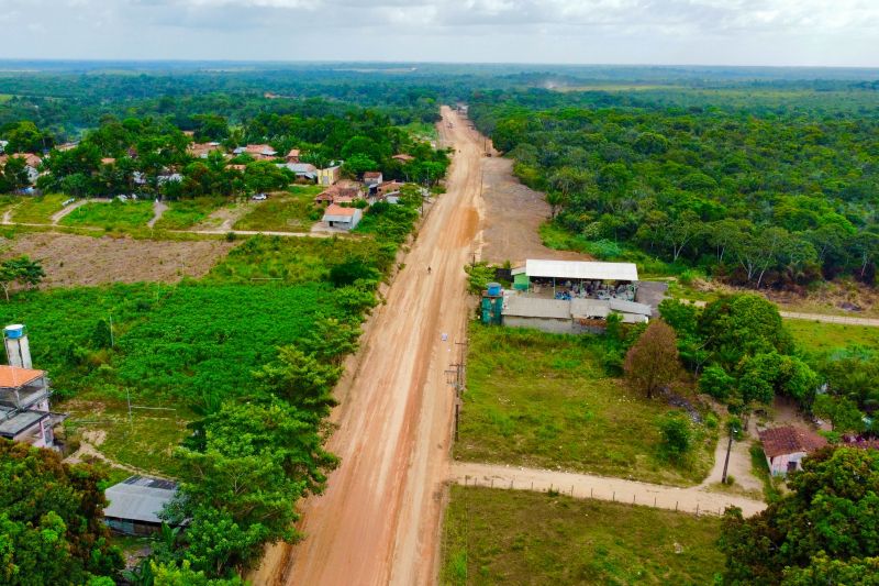 Obras de Pavimentac¸a~o PA 112 <div class='credito_fotos'>Foto: Pedro Guerreiro / Ag. Pará | <a href='/midias/2023/originais/16978_b7c49992-1283-d738-6723-2c34163d3b39.jpg' download><i class='fa-solid fa-download'></i> Download</a></div>