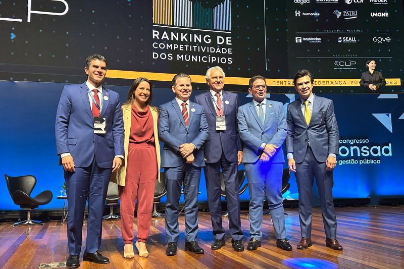 Painel de lançamento do Ranking de Competitividade dos Estados e Municípios
FOTOS: Gilmar Félix | Consad <div class='credito_fotos'>Foto: Gilmar Félix | Consad | <a href='/midias/2023/originais/16986_2bacb5fe-30e1-f388-ac5a-2ea165e390d1.jpg' download><i class='fa-solid fa-download'></i> Download</a></div>
