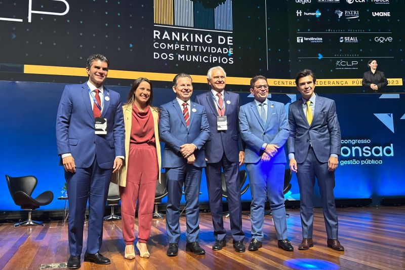 Painel de lançamento do Ranking de Competitividade dos Estados e Municípios
FOTOS: Gilmar Félix | Consad <div class='credito_fotos'>Foto: Gilmar Félix | Consad | <a href='/midias/2023/originais/16986_bf151f04-0ff0-9029-8aed-e332d3ac08d4.jpg' download><i class='fa-solid fa-download'></i> Download</a></div>