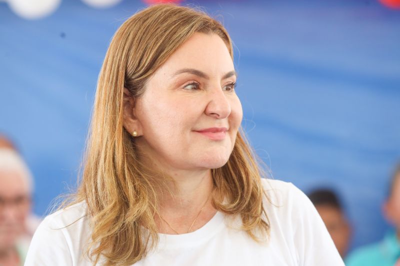 Entrega de benefícios credcidadão, sua casa e recomeçar
Assinaturas
Seop: Protocolo de intenções da retomada das obras da construção do Mirante do Boto (representante: Cristina Guedes)
Setran: 35 km de estradas vicinais
Entrega de coletes
Governadora recebe título de cidadã mocajubense
Entrega de motos <div class='credito_fotos'>Foto: Bruno Carachesti / Agência Pará | <a href='/midias/2023/originais/17024_21a48eaa-9731-fab9-9c05-0f4b63980522.jpg' download><i class='fa-solid fa-download'></i> Download</a></div>