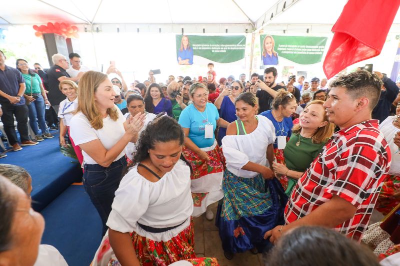 Entrega de benefícios credcidadão, sua casa e recomeçar
Assinaturas
Seop: Protocolo de intenções da retomada das obras da construção do Mirante do Boto (representante: Cristina Guedes)
Setran: 35 km de estradas vicinais
Entrega de coletes
Governadora recebe título de cidadã mocajubense
Entrega de motos <div class='credito_fotos'>Foto: Bruno Carachesti / Agência Pará | <a href='/midias/2023/originais/17024_5ec98932-653b-9ff4-f01e-8f848a0d8f09.jpg' download><i class='fa-solid fa-download'></i> Download</a></div>