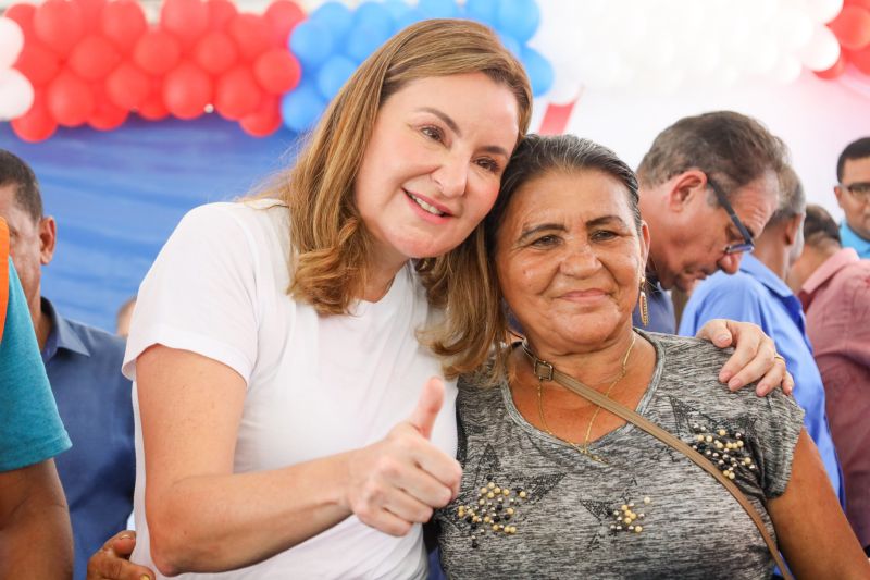 Entrega de benefícios credcidadão, sua casa e recomeçar
Assinaturas
Seop: Protocolo de intenções da retomada das obras da construção do Mirante do Boto (representante: Cristina Guedes)
Setran: 35 km de estradas vicinais
Entrega de coletes
Governadora recebe título de cidadã mocajubense
Entrega de motos <div class='credito_fotos'>Foto: Bruno Carachesti / Agência Pará | <a href='/midias/2023/originais/17024_7ac9412d-8980-4bc2-6b3e-25c176c1a978.jpg' download><i class='fa-solid fa-download'></i> Download</a></div>