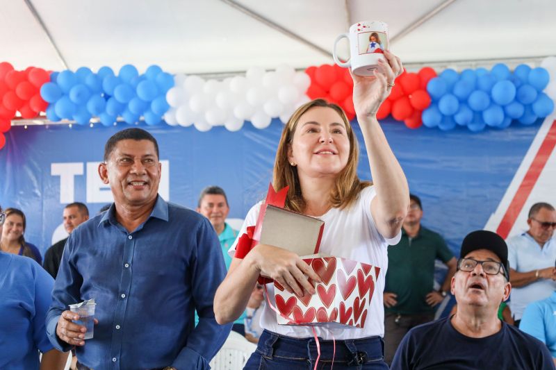 Entrega de benefícios credcidadão, sua casa e recomeçar
Assinaturas
Seop: Protocolo de intenções da retomada das obras da construção do Mirante do Boto (representante: Cristina Guedes)
Setran: 35 km de estradas vicinais
Entrega de coletes
Governadora recebe título de cidadã mocajubense
Entrega de motos <div class='credito_fotos'>Foto: Bruno Carachesti / Agência Pará | <a href='/midias/2023/originais/17024_7e6c8038-61b4-930c-311e-acca64567146.jpg' download><i class='fa-solid fa-download'></i> Download</a></div>