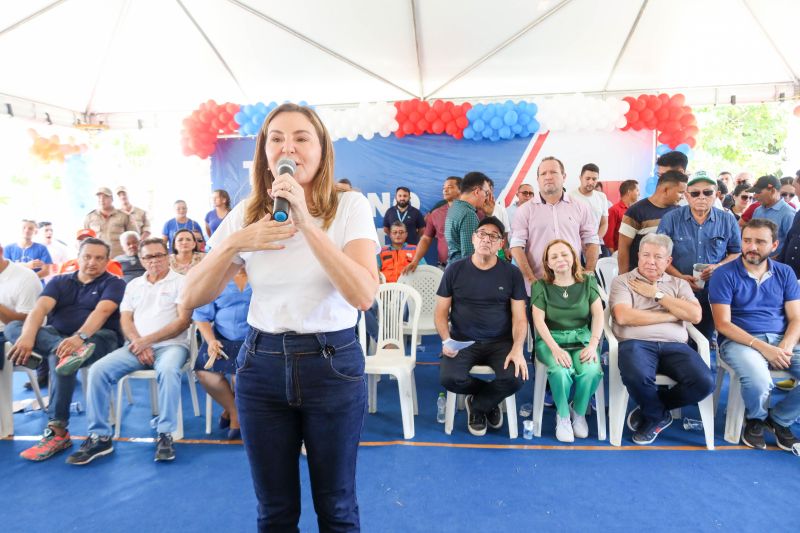 Entrega de benefícios credcidadão, sua casa e recomeçar
Assinaturas
Seop: Protocolo de intenções da retomada das obras da construção do Mirante do Boto (representante: Cristina Guedes)
Setran: 35 km de estradas vicinais
Entrega de coletes
Governadora recebe título de cidadã mocajubense
Entrega de motos <div class='credito_fotos'>Foto: Bruno Carachesti / Agência Pará | <a href='/midias/2023/originais/17024_9ff3ee84-ad28-3127-1b64-639af4e293ca.jpg' download><i class='fa-solid fa-download'></i> Download</a></div>