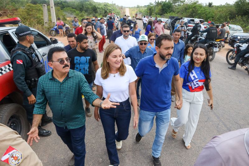 Entrega de benefícios credcidadão, sua casa e recomeçar
Assinaturas
Seop: Protocolo de intenções da retomada das obras da construção do Mirante do Boto (representante: Cristina Guedes)
Setran: 35 km de estradas vicinais
Entrega de coletes
Governadora recebe título de cidadã mocajubense
Entrega de motos <div class='credito_fotos'>Foto: Bruno Carachesti / Agência Pará | <a href='/midias/2023/originais/17024_d11bf756-ceae-6656-20de-2e568faac353.jpg' download><i class='fa-solid fa-download'></i> Download</a></div>