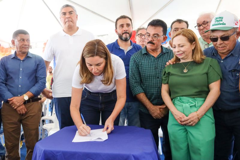 Entrega de benefícios credcidadão, sua casa e recomeçar
Assinaturas
Seop: Protocolo de intenções da retomada das obras da construção do Mirante do Boto (representante: Cristina Guedes)
Setran: 35 km de estradas vicinais
Entrega de coletes
Governadora recebe título de cidadã mocajubense
Entrega de motos <div class='credito_fotos'>Foto: Bruno Carachesti / Agência Pará | <a href='/midias/2023/originais/17024_e1dd8390-3af6-b69e-1231-407d8bbffbcb.jpg' download><i class='fa-solid fa-download'></i> Download</a></div>