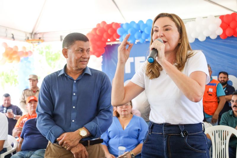 Entrega de benefícios credcidadão, sua casa e recomeçar
Assinaturas
Seop: Protocolo de intenções da retomada das obras da construção do Mirante do Boto (representante: Cristina Guedes)
Setran: 35 km de estradas vicinais
Entrega de coletes
Governadora recebe título de cidadã mocajubense
Entrega de motos <div class='credito_fotos'>Foto: Bruno Carachesti / Agência Pará | <a href='/midias/2023/originais/17024_ff5b81ed-e54c-4edb-eff8-098262c28558.jpg' download><i class='fa-solid fa-download'></i> Download</a></div>