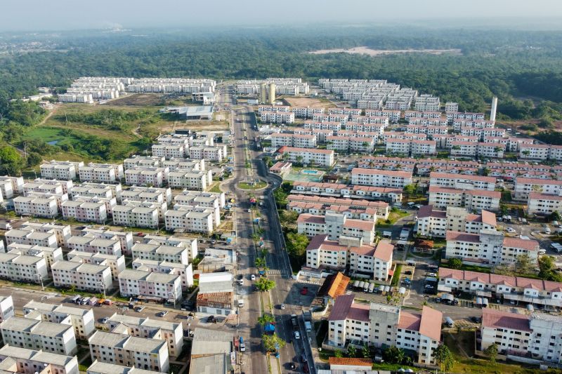 Operac¸a~o PM -Viver Melhor- complexo habitacional-marituba- 

augusto miranda/agpara <div class='credito_fotos'>Foto: Augusto Miranda / Ag. Pará   |   <a href='/midias/2023/originais/17076_372bfb1b-d1f0-1b3f-ae2a-1b434515da36.jpg' download><i class='fa-solid fa-download'></i> Download</a></div>