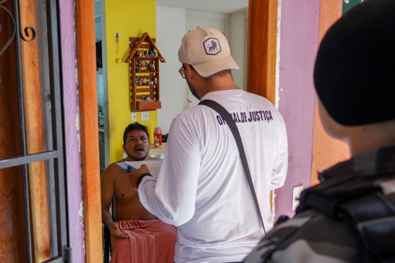 Operac¸a~o PM -Viver Melhor- complexo habitacional-marituba- 

augusto miranda/agpara <div class='credito_fotos'>Foto: Augusto Miranda / Ag. Pará   |   <a href='/midias/2023/originais/17076_3c3da678-c003-ec9a-8bc9-878b9874e811.jpg' download><i class='fa-solid fa-download'></i> Download</a></div>