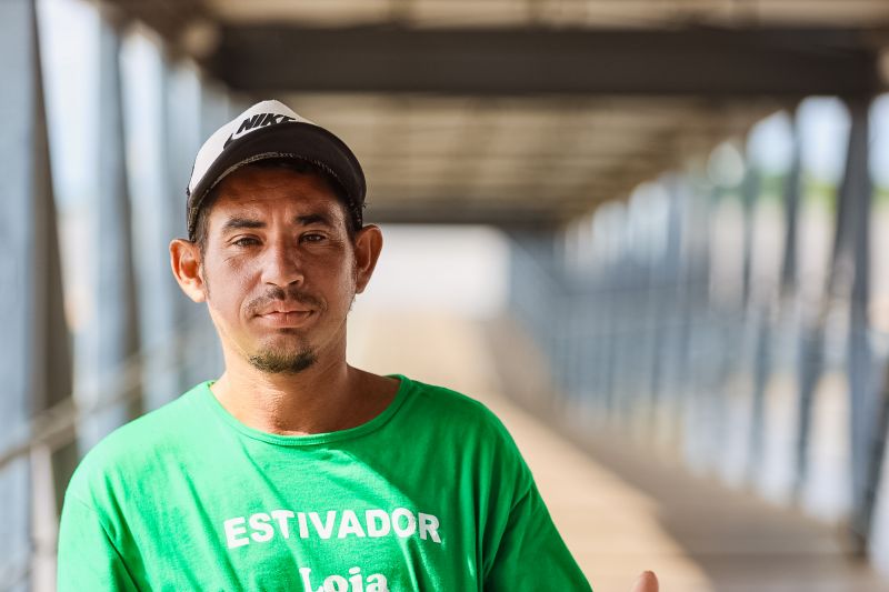 Anderson Paiva dos Santos, estivador <div class='credito_fotos'>Foto: Bruno Cecim / Ag.Pará | <a href='/midias/2023/originais/17086_893f2353-28e3-2efc-75c6-16bec7f37cd8.jpg' download><i class='fa-solid fa-download'></i> Download</a></div>