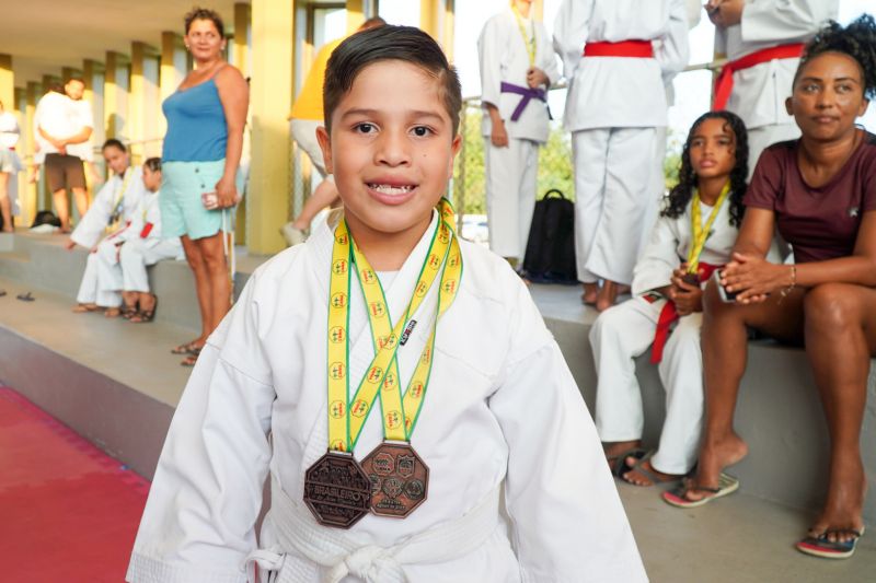 Atletas da Usina da Paz do Icuí-Guajará, em Ananindeua, conquistam 66 medalhas em Campeonato Brasileiro de Artes Marciais
<div class='credito_fotos'>Foto: Paulo Cezar / Ag. Pará | <a href='/midias/2023/originais/17094_18f57f66-ffb1-2794-210f-2a002f65942e.jpg' download><i class='fa-solid fa-download'></i> Download</a></div>