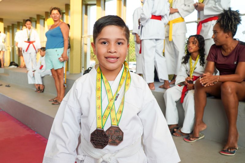 Atletas da Usina da Paz do Icuí-Guajará, em Ananindeua, conquistam 66 medalhas em Campeonato Brasileiro de Artes Marciais
<div class='credito_fotos'>Foto: Paulo Cezar / Ag. Pará | <a href='/midias/2023/originais/17094_5533a1e8-32fb-66df-3f15-aa70ddba7552.jpg' download><i class='fa-solid fa-download'></i> Download</a></div>