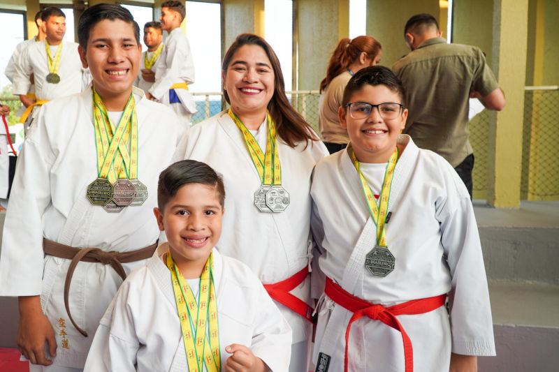 Atletas da Usina da Paz do Icuí-Guajará, em Ananindeua, conquistam 66 medalhas em Campeonato Brasileiro de Artes Marciais
<div class='credito_fotos'>Foto: Paulo Cezar / Ag. Pará | <a href='/midias/2023/originais/17094_5df9c45b-42f4-fc8d-c59a-26953f97473f.jpg' download><i class='fa-solid fa-download'></i> Download</a></div>