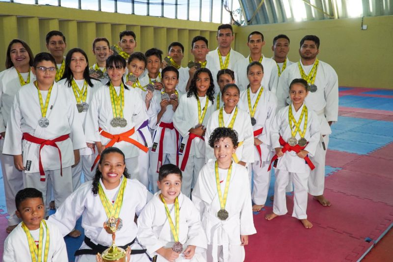 Atletas da Usina da Paz do Icuí-Guajará, em Ananindeua, conquistam 66 medalhas em Campeonato Brasileiro de Artes Marciais
<div class='credito_fotos'>Foto: Paulo Cezar / Ag. Pará | <a href='/midias/2023/originais/17094_63ab70aa-1bbc-44ee-ad71-5fbecea9ebf6.jpg' download><i class='fa-solid fa-download'></i> Download</a></div>
