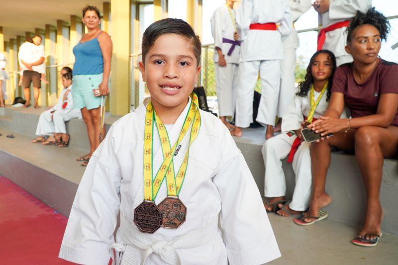 Atletas da Usina da Paz do Icuí-Guajará, em Ananindeua, conquistam 66 medalhas em Campeonato Brasileiro de Artes Marciais
<div class='credito_fotos'>Foto: Paulo Cezar / Ag. Pará | <a href='/midias/2023/originais/17094_67dc77b9-6d9f-37fd-41c1-f11d6f746b42.jpg' download><i class='fa-solid fa-download'></i> Download</a></div>