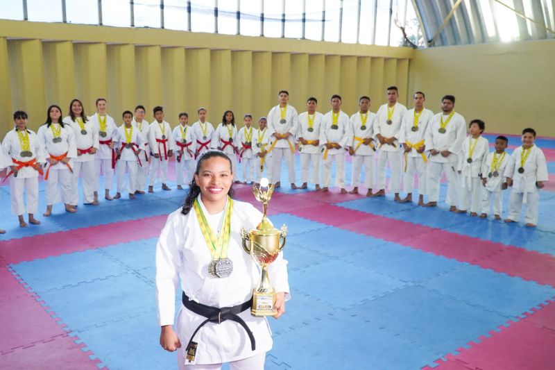 Atletas da Usina da Paz do Icuí-Guajará, em Ananindeua, conquistam 66 medalhas em Campeonato Brasileiro de Artes Marciais
<div class='credito_fotos'>Foto: Paulo Cezar / Ag. Pará | <a href='/midias/2023/originais/17094_ae53d66b-bee8-f8e1-cd77-c181993140aa.jpg' download><i class='fa-solid fa-download'></i> Download</a></div>