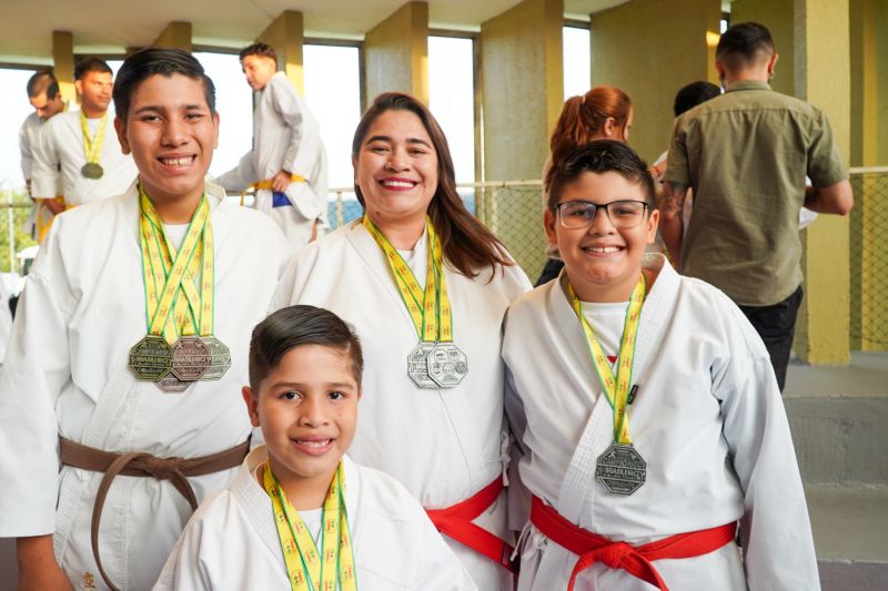 Atletas da Usina da Paz do Icuí-Guajará, em Ananindeua, conquistam 66 medalhas em Campeonato Brasileiro de Artes Marciais
<div class='credito_fotos'>Foto: Paulo Cezar / Ag. Pará | <a href='/midias/2023/originais/17094_be52f703-3c99-65d4-4b7a-d63a878b21cc.jpg' download><i class='fa-solid fa-download'></i> Download</a></div>