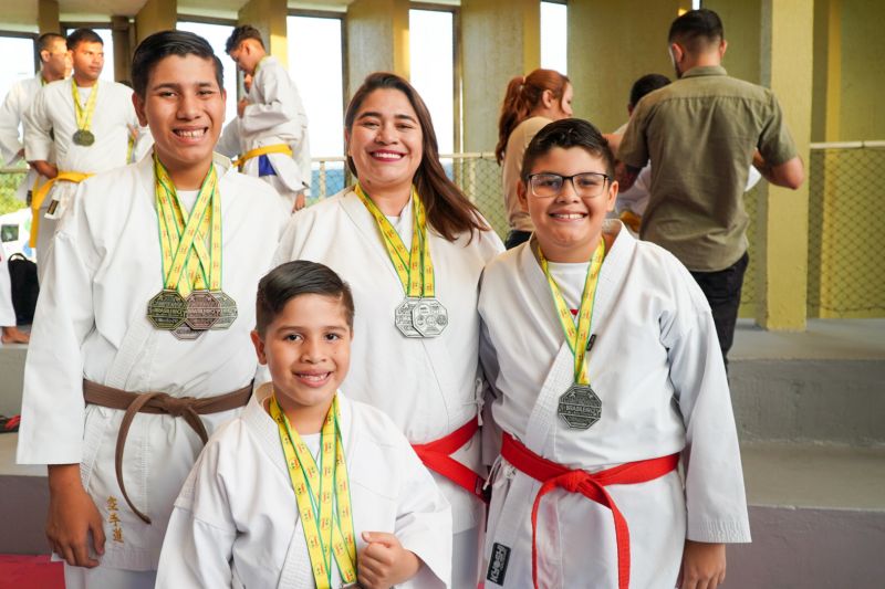 Atletas da Usina da Paz do Icuí-Guajará, em Ananindeua, conquistam 66 medalhas em Campeonato Brasileiro de Artes Marciais
<div class='credito_fotos'>Foto: Paulo Cezar / Ag. Pará | <a href='/midias/2023/originais/17094_ff411cc3-122c-7448-301c-9f7f60f44edf.jpg' download><i class='fa-solid fa-download'></i> Download</a></div>