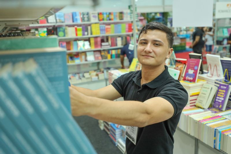 Ettore Farias, 22, livreiro