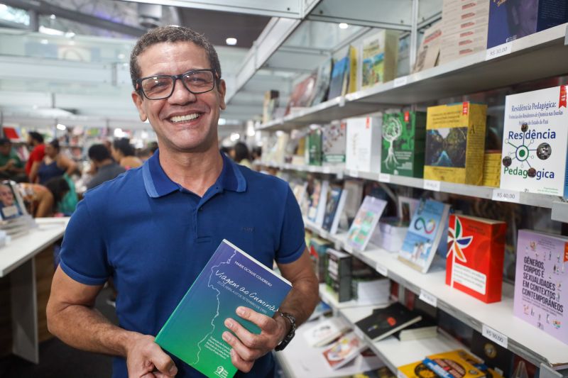 NA FOTO: Edinaldo Campos, professor
 <div class='credito_fotos'>Foto: Rodrigo Pinheiro / Ag.Pará   |   <a href='/midias/2023/originais/17164_aafe5633-6b2d-3538-170c-58e99dc4c40d.jpg' download><i class='fa-solid fa-download'></i> Download</a></div>