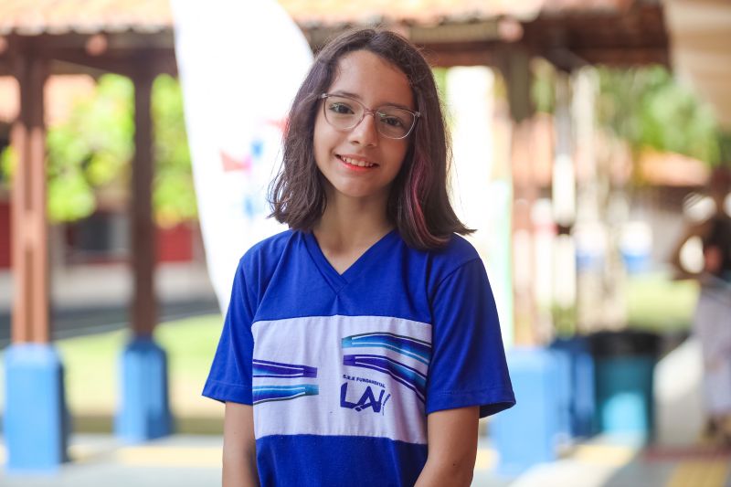 Ester Diniz Costa, aluna
