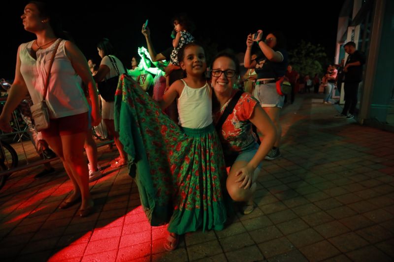 Pricila Olandim e (criança) Lara Olandim <div class='credito_fotos'>Foto: Alex Ribeiro / Ag. Pará | <a href='/midias/2023/originais/17244_714e9b26-5432-fe72-a666-1e218b10f7fb.jpg' download><i class='fa-solid fa-download'></i> Download</a></div>
