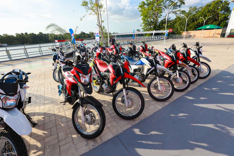 BARCARENA Inauguração da Orla do Município / Entrega de Motos da linha CredCidadão Mototaxistas Pai D’Égua FT Alex Ribeiro Ag Pará <div class='credito_fotos'>Foto: Alex Ribeiro / Ag. Pará   |   <a href='/midias/2023/originais/17479_d8aa579e-8f48-dc67-f1f8-20fe4e0d563b.jpg' download><i class='fa-solid fa-download'></i> Download</a></div>