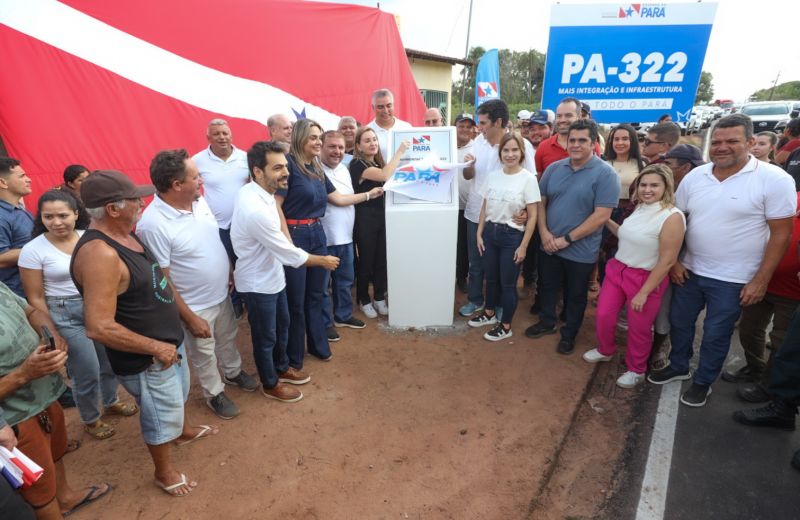 Governador Helder Barbalho entrega PA 322 em Bonito. Fotos Pedro Guerreiro <div class='credito_fotos'>Foto: Pedro Guerreiro / Ag. Pará   |   <a href='/midias/2023/originais/17491_0c0f7ef5-691b-4254-e237-244f57bf1440.jpg' download><i class='fa-solid fa-download'></i> Download</a></div>