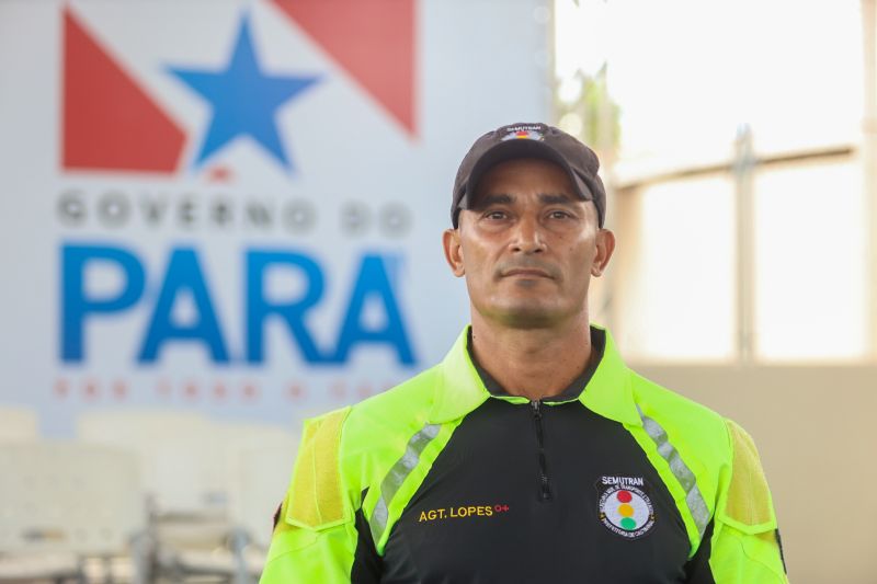 Everaldo Arnald Lopes - agente de trânsito
<div class='credito_fotos'>Foto: Bruno Cecim / Ag.Pará | <a href='/midias/2023/originais/17524_5f94312b-6d31-7f31-95a0-08e3cf5a4c1a.jpg' download><i class='fa-solid fa-download'></i> Download</a></div>