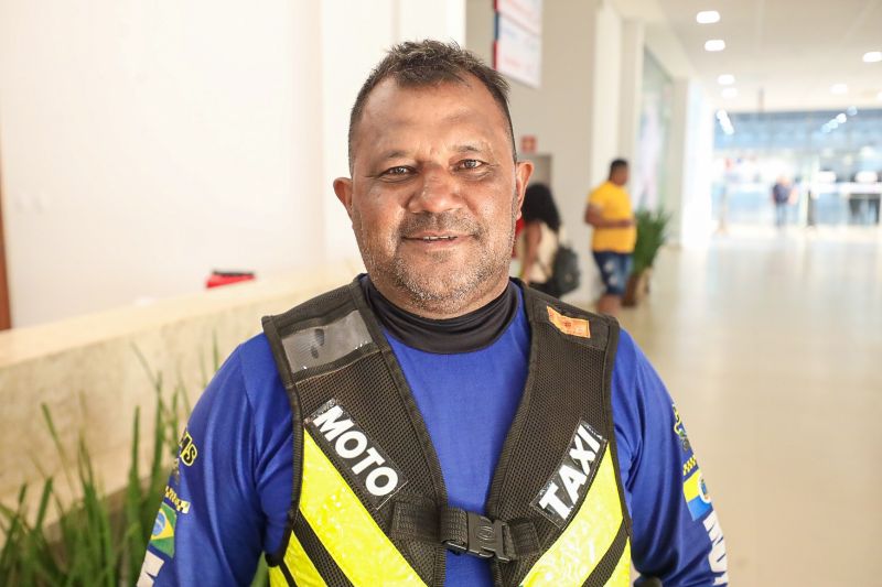 CredCidadão/ José dos santos Reis, mototaxista <div class='credito_fotos'>Foto: Bruno Cecim / Ag.Pará | <a href='/midias/2023/originais/17616_b4c3248a-0011-37db-a735-d62b55cc7fe0.jpg' download><i class='fa-solid fa-download'></i> Download</a></div>
