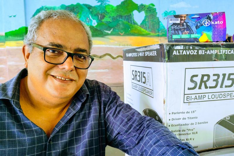 Jeedir Gomes, diretor da escola <div class='credito_fotos'>Foto: Bruno Cecim / Ag.Pará | <a href='/midias/2023/originais/17628_5e0f6360-32c0-58a5-0aa8-c29193fa6336.jpg' download><i class='fa-solid fa-download'></i> Download</a></div>