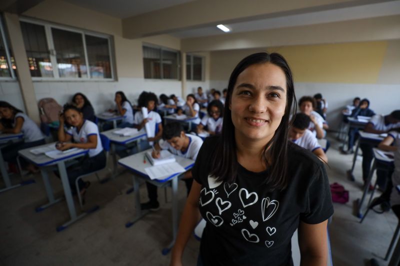 Iane Yasmin - Professora de Matemática <div class='credito_fotos'>Foto: Marcelo Lelis / Ag. Pará | <a href='/midias/2023/originais/17636_2acedda1-e6fa-a88f-5456-2d45578e3341.jpg' download><i class='fa-solid fa-download'></i> Download</a></div>
