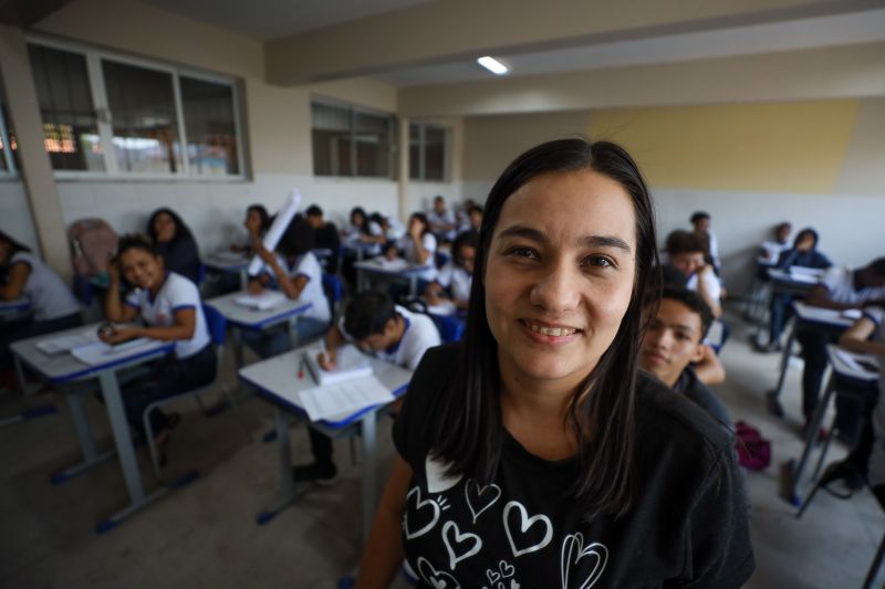 Iane Yasmin - Professora de Matemática <div class='credito_fotos'>Foto: Marcelo Lelis / Ag. Pará | <a href='/midias/2023/originais/17636_4d03e0d8-85b6-c7fa-7638-c651a5bdbaec.jpg' download><i class='fa-solid fa-download'></i> Download</a></div>