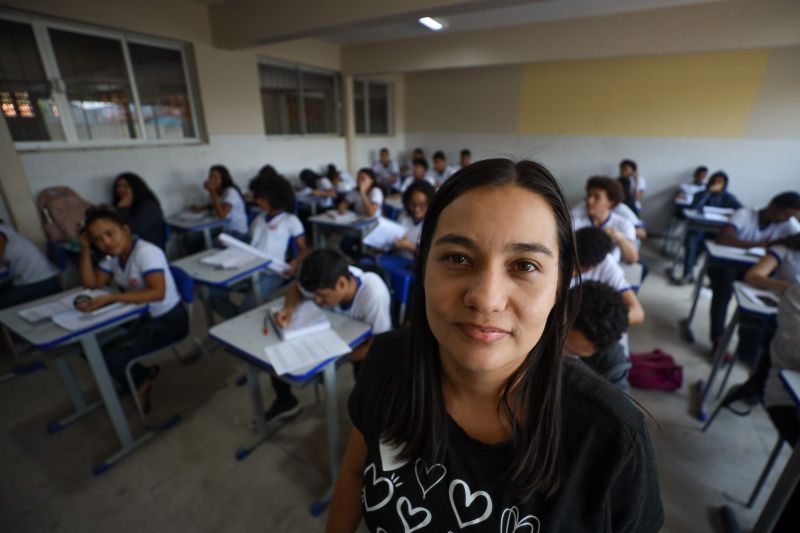 Iane Yasmin - Professora de Matemática <div class='credito_fotos'>Foto: Marcelo Lelis / Ag. Pará | <a href='/midias/2023/originais/17636_f99025c5-e9ea-bdac-f6e4-1e810024385f.jpg' download><i class='fa-solid fa-download'></i> Download</a></div>