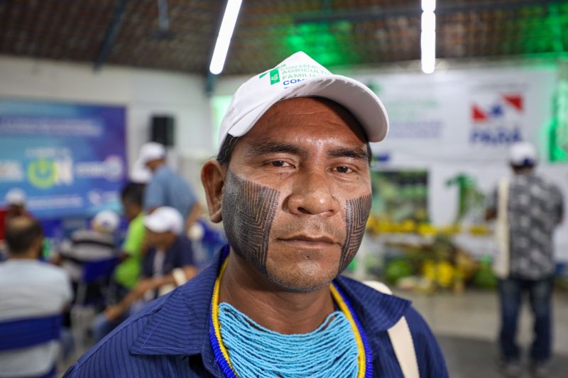 Pat-ire Kayapó - indígena e representante do território indígena las casas <div class='credito_fotos'>Foto: Marcelo Lelis / Ag. Pará | <a href='/midias/2023/originais/17683_c601118e-dc6b-4b68-64ad-a516e163ed1c.jpg' download><i class='fa-solid fa-download'></i> Download</a></div>