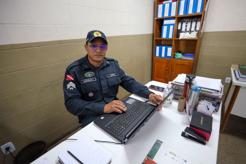 Sargento Ancélio Soares - Policial Militar e Auxiliar de Coordenação Disciplinar do Colégio com Supervisão Militar Rio Tocantins (CMRio) <div class='credito_fotos'>Foto: Marcelo Lelis / Ag. Pará | <a href='/midias/2023/originais/17735_4e7f3f90-6503-1c2f-f278-fcf970108218.jpg' download><i class='fa-solid fa-download'></i> Download</a></div>